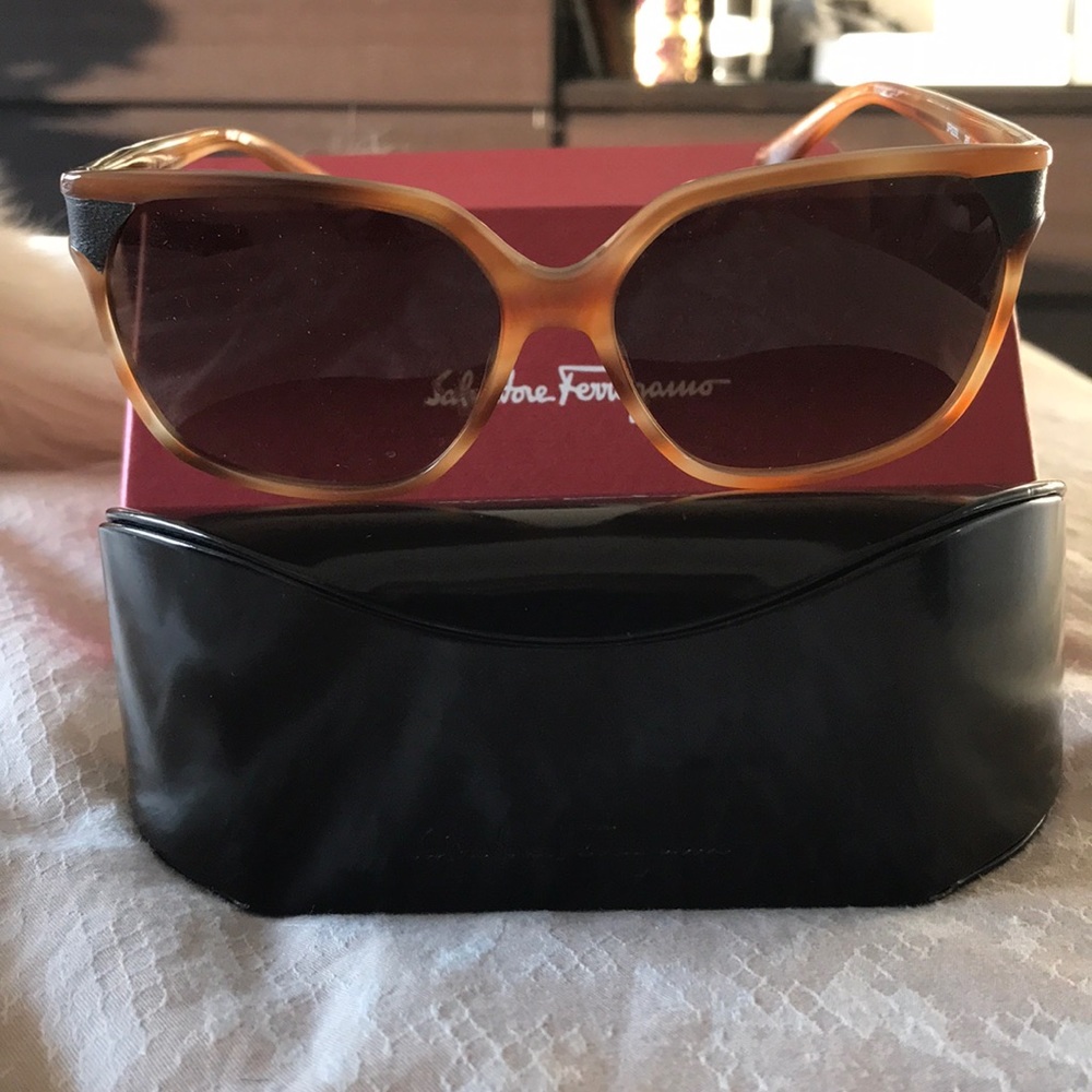 Salvatore Ferragamo Brown Square Sunglasses